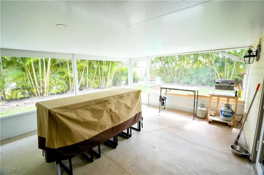 2304 SE 8th Terrace Cape Coral FL 33990