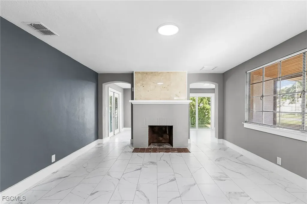 4472 E Riverside Drive Fort Myers FL 33905