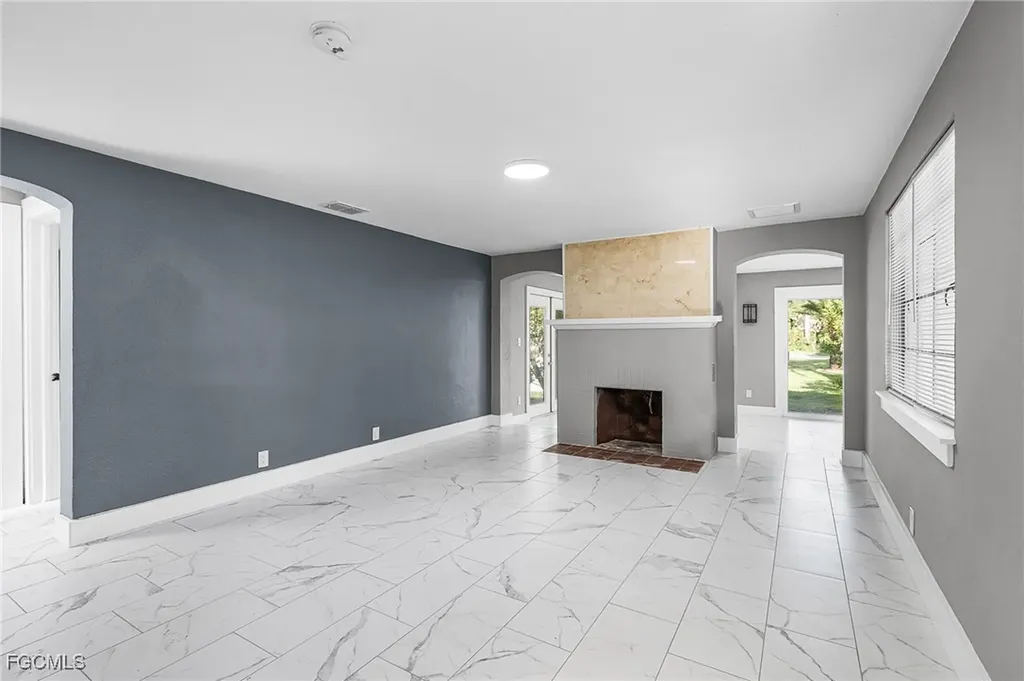 4472 E Riverside Drive Fort Myers FL 33905