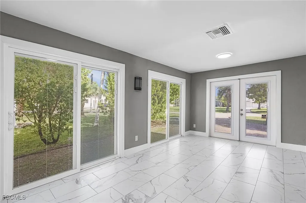 4472 E Riverside Drive Fort Myers FL 33905