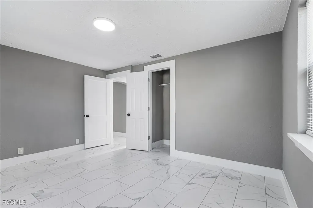 4472 E Riverside Drive Fort Myers FL 33905