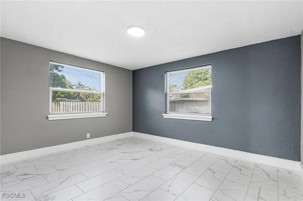 4472 E Riverside Drive Fort Myers FL 33905