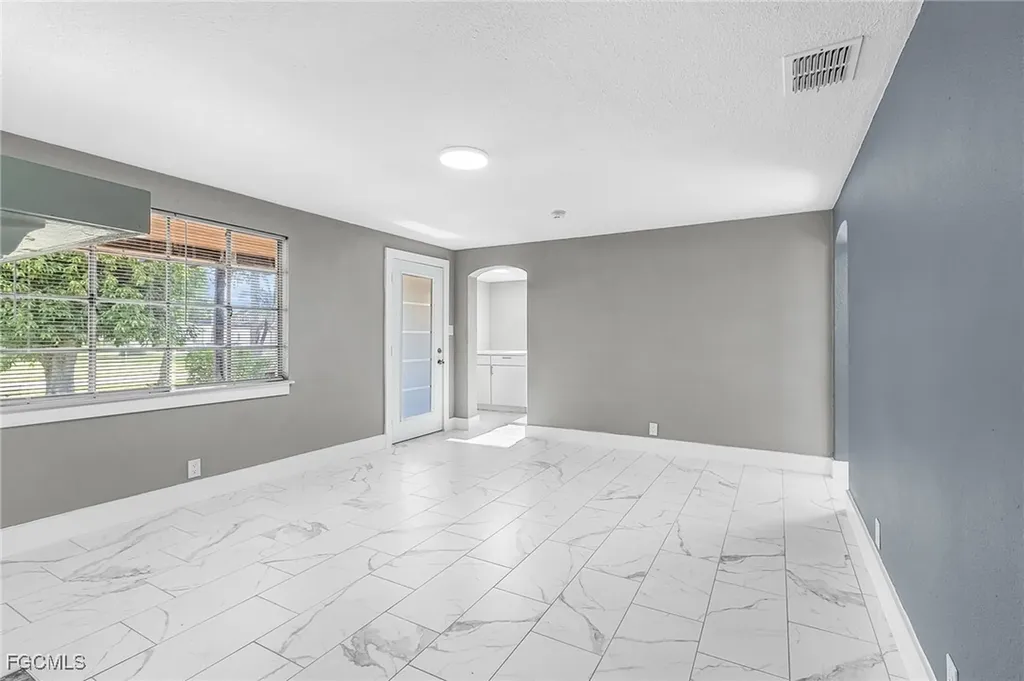 4472 E Riverside Drive Fort Myers FL 33905