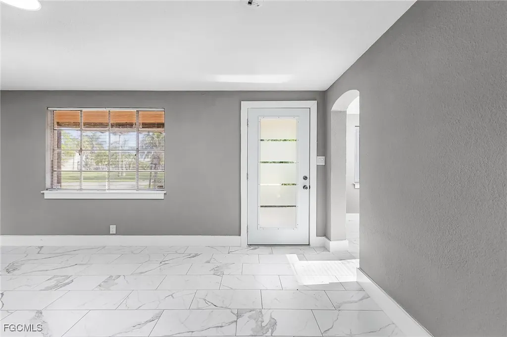 4472 E Riverside Drive Fort Myers FL 33905