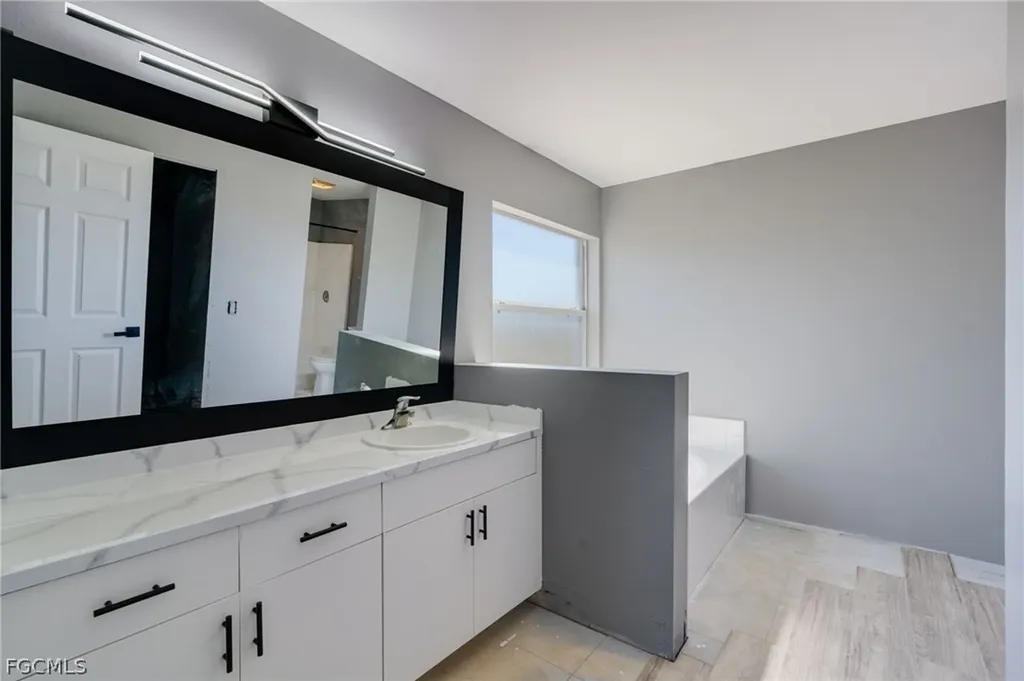 4305 NE 20th Place Cape Coral FL 33909