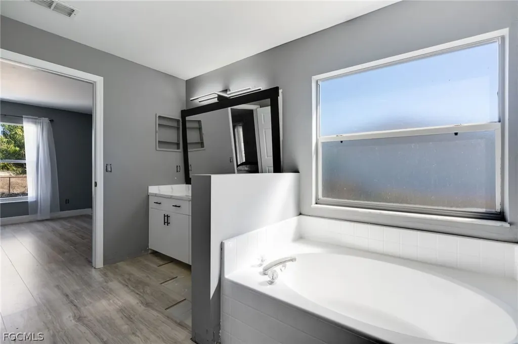 4305 NE 20th Place Cape Coral FL 33909