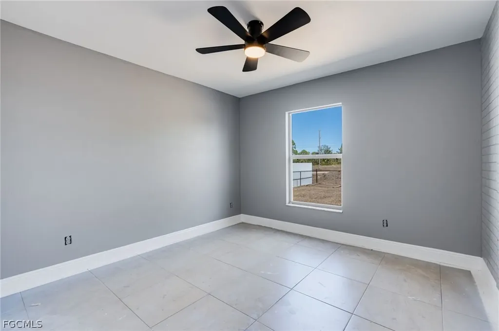 4305 NE 20th Place Cape Coral FL 33909