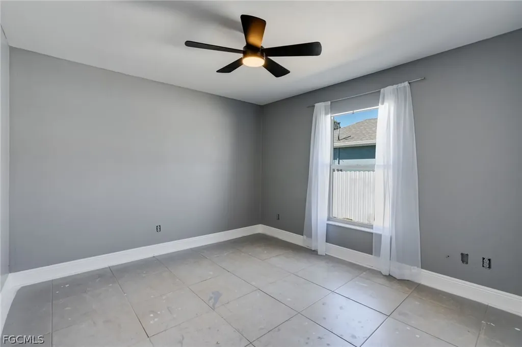 4305 NE 20th Place Cape Coral FL 33909