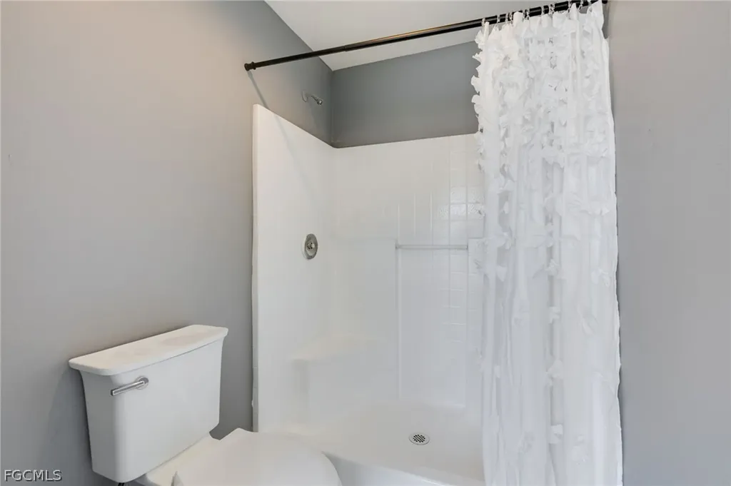 4305 NE 20th Place Cape Coral FL 33909