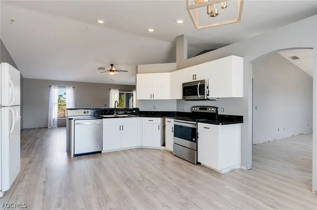 4305 NE 20th Place Cape Coral FL 33909