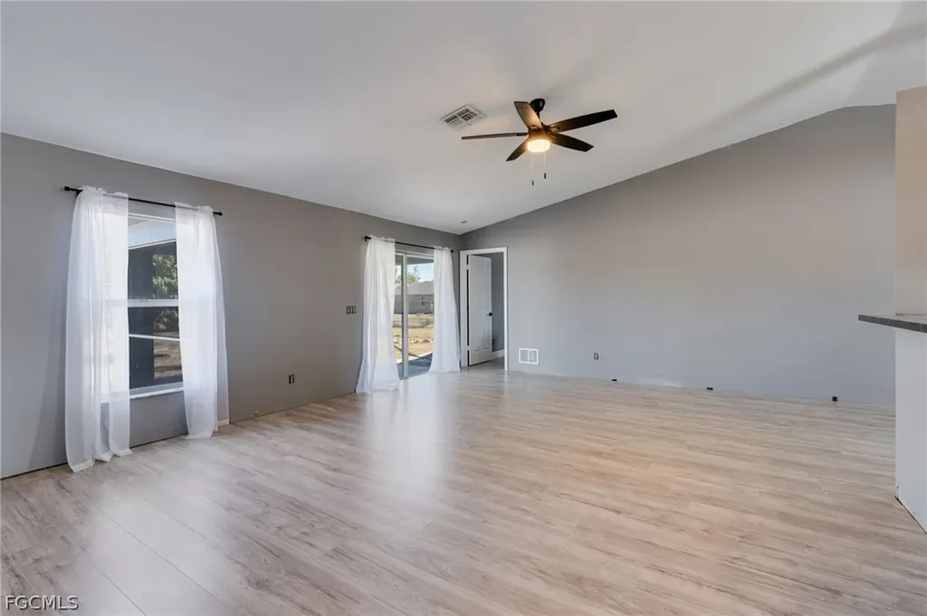 4305 NE 20th Place Cape Coral FL 33909