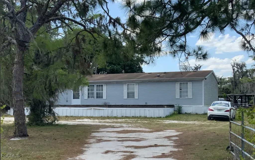 810 N Jinete Street Clewiston FL 33440