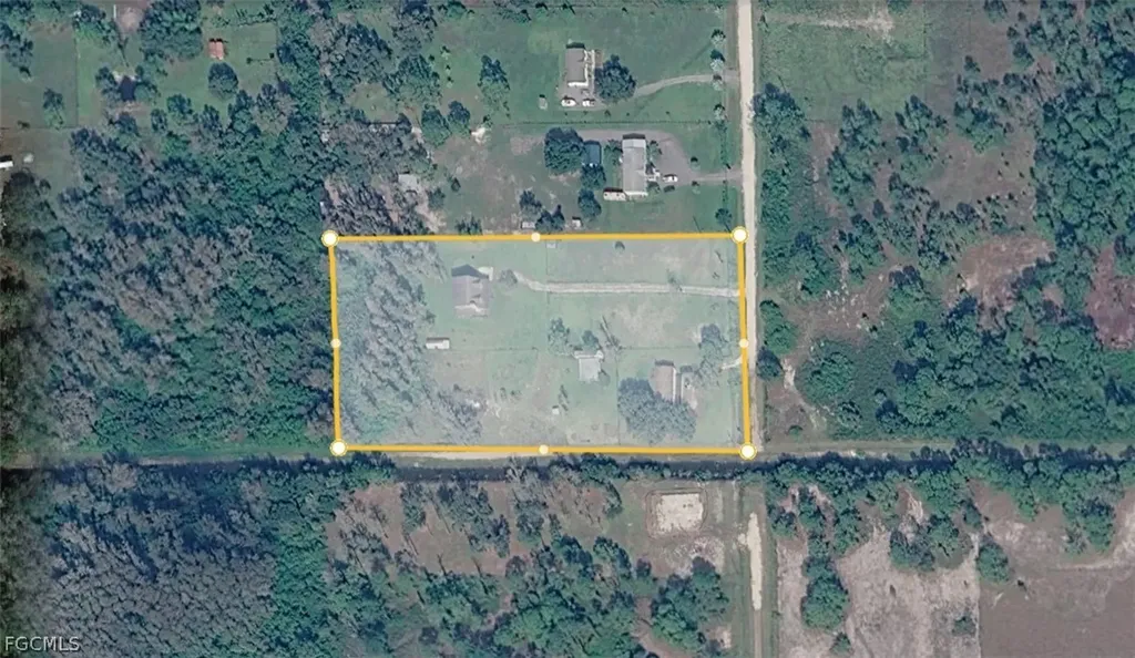 810 N Jinete Street Clewiston FL 33440