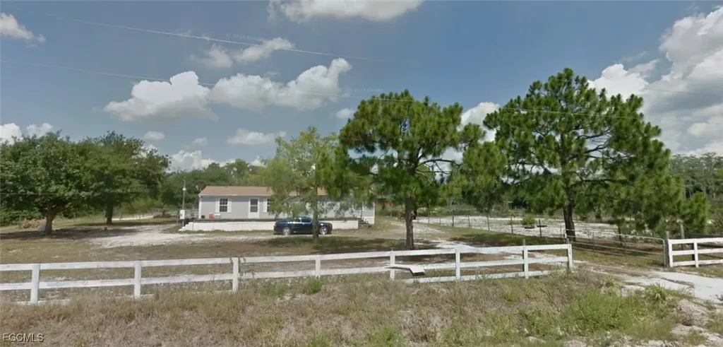 810 N Jinete Street Clewiston FL 33440