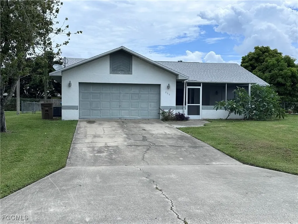 205 NE 9th Court Cape Coral FL 33909
