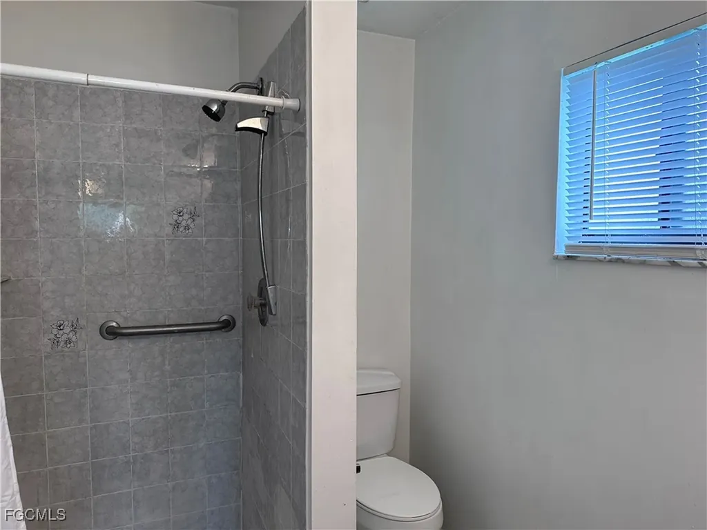 205 NE 9th Court Cape Coral FL 33909