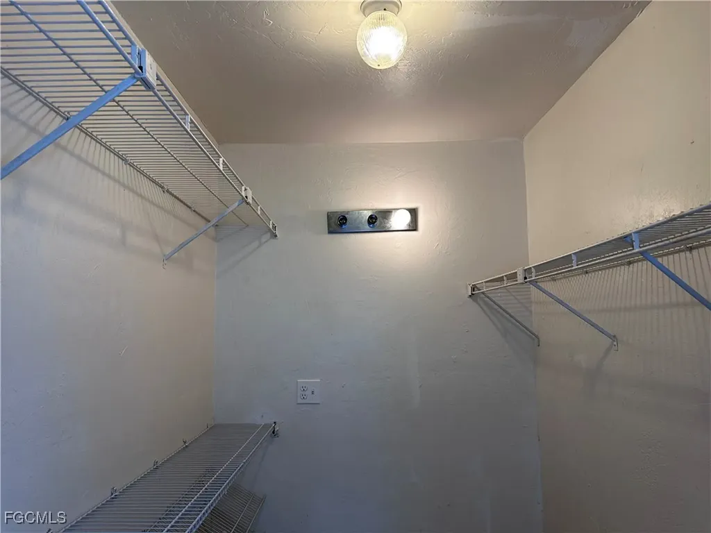 205 NE 9th Court Cape Coral FL 33909