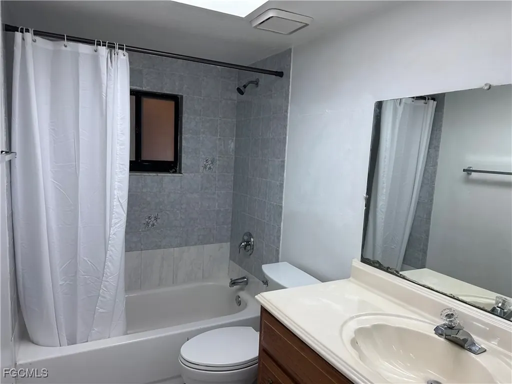 205 NE 9th Court Cape Coral FL 33909