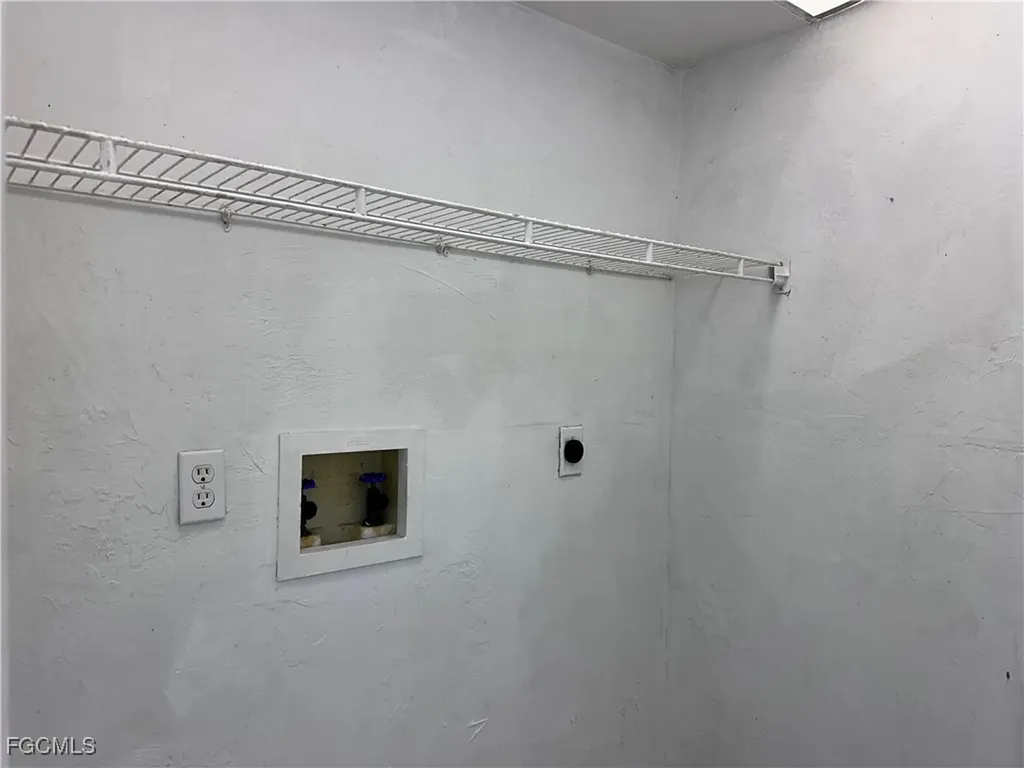 205 NE 9th Court Cape Coral FL 33909