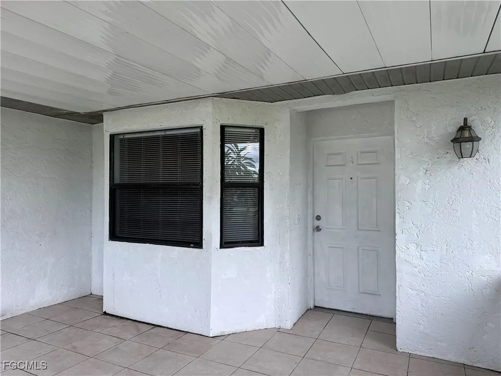 205 NE 9th Court Cape Coral FL 33909