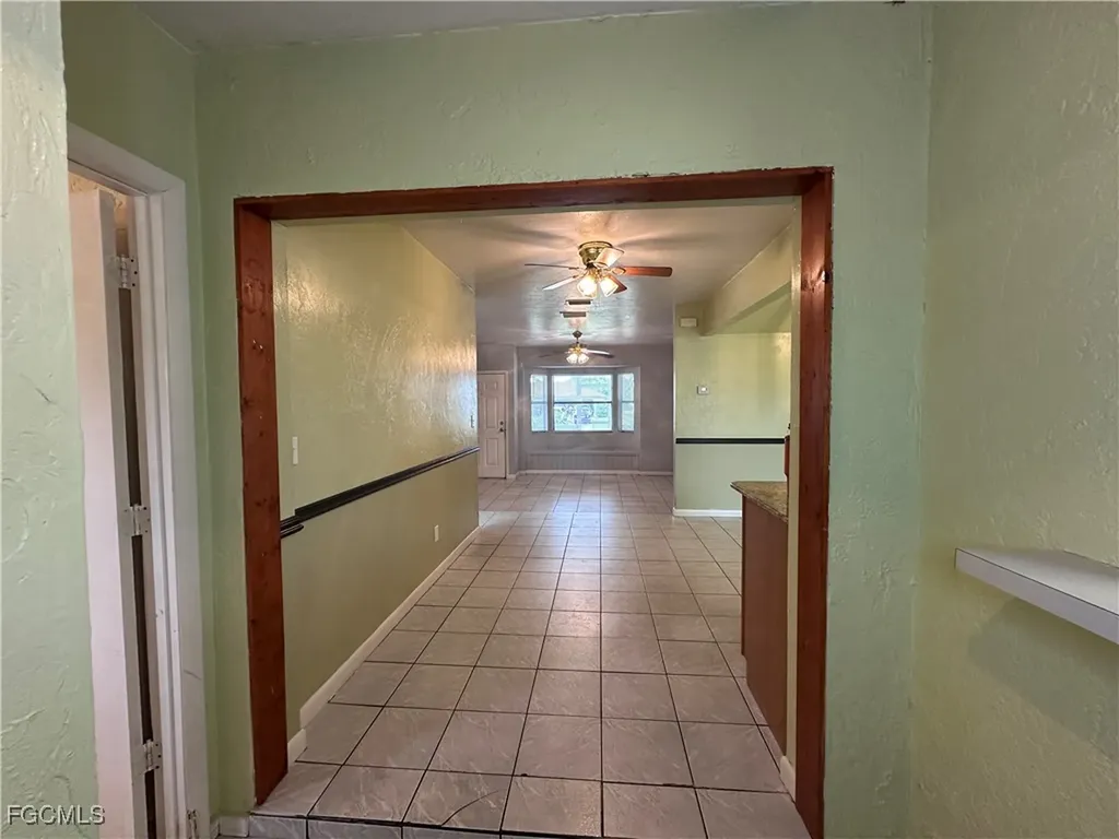 205 NE 9th Court Cape Coral FL 33909