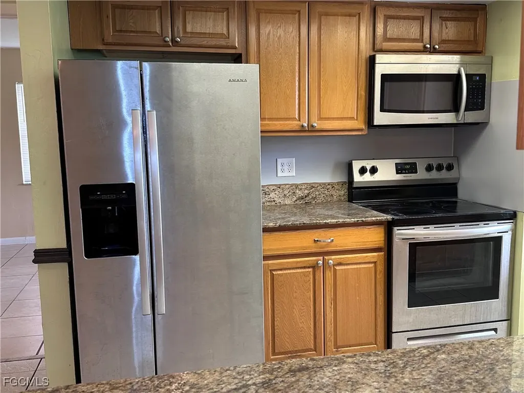 205 NE 9th Court Cape Coral FL 33909