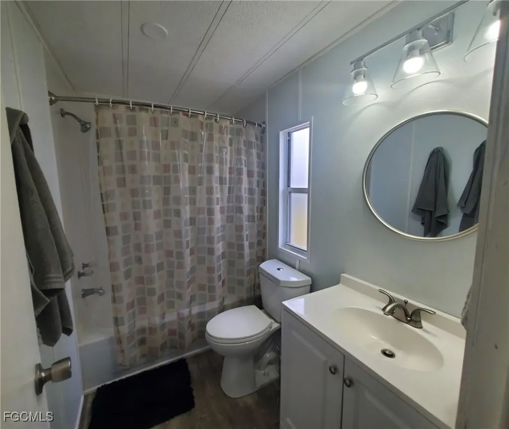 648 Future Drive North Fort Myers FL 33917