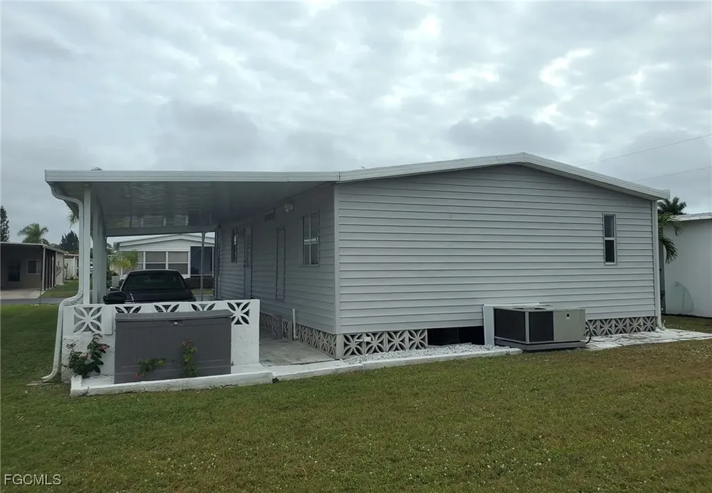 648 Future Drive North Fort Myers FL 33917