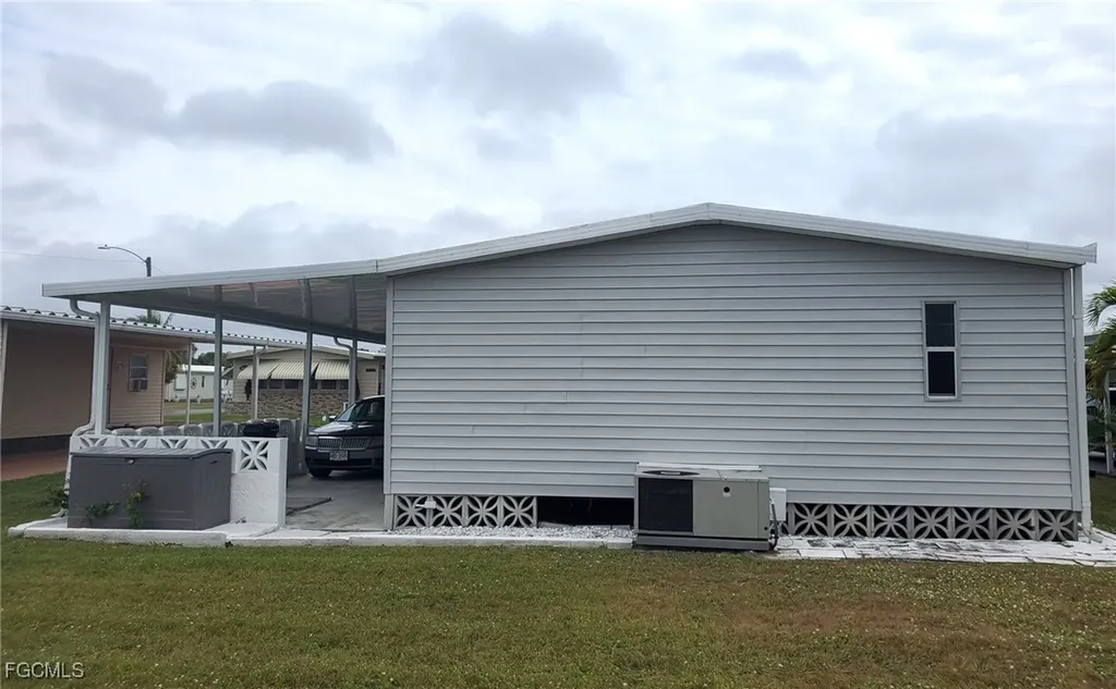 648 Future Drive North Fort Myers FL 33917