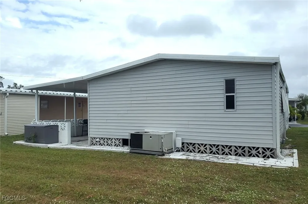 648 Future Drive North Fort Myers FL 33917