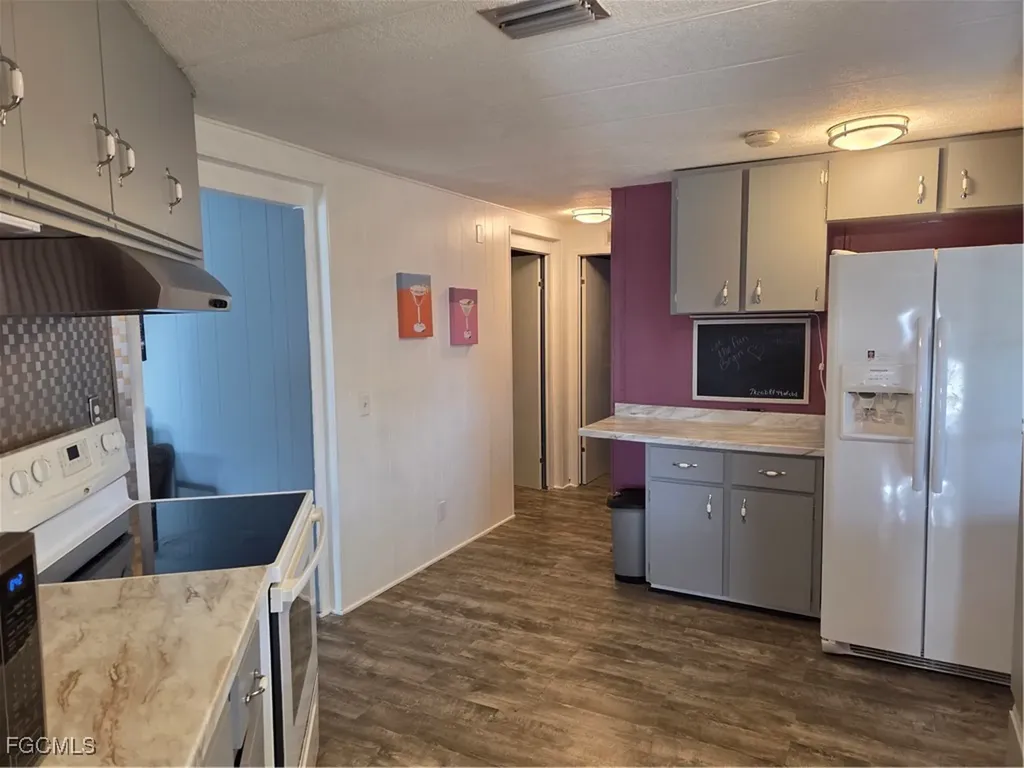 648 Future Drive North Fort Myers FL 33917