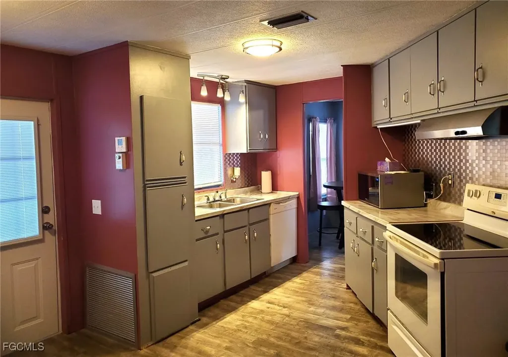 648 Future Drive North Fort Myers FL 33917