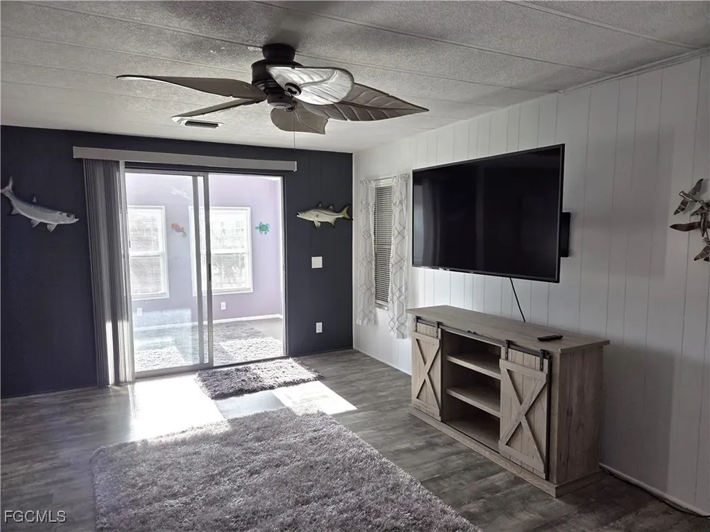 648 Future Drive North Fort Myers FL 33917