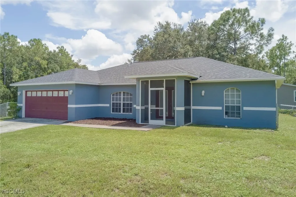 2506 E 23rd Street Alva FL 33920