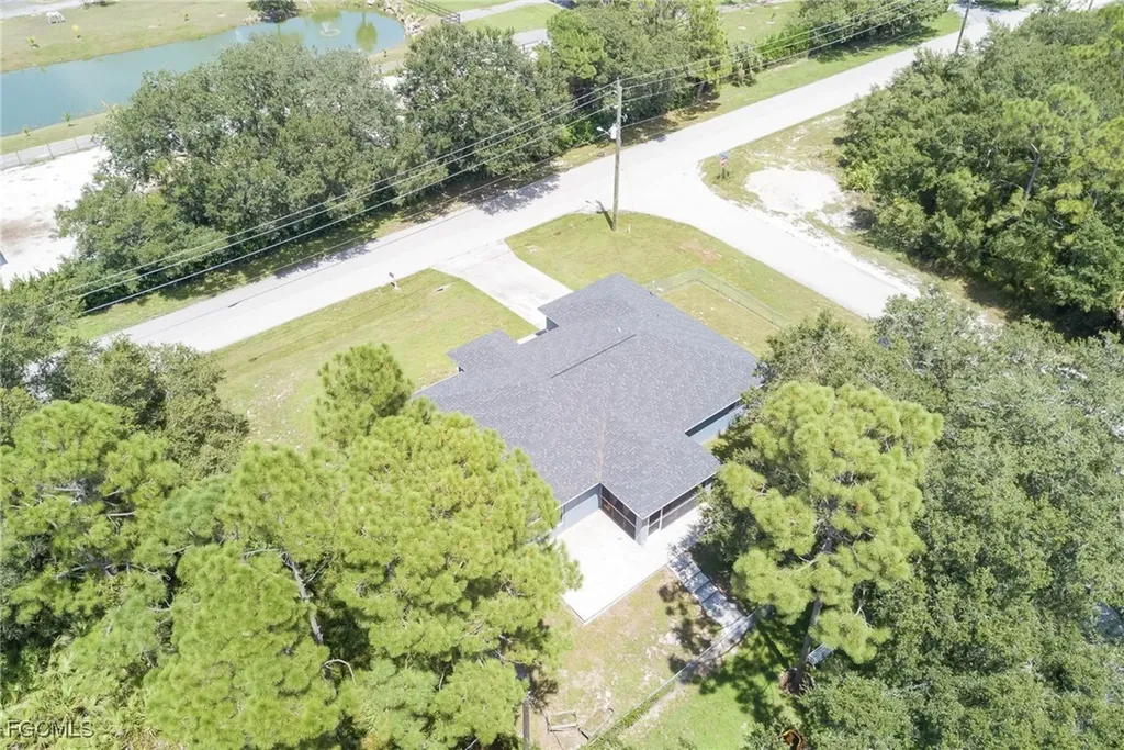 2506 E 23rd Street Alva FL 33920