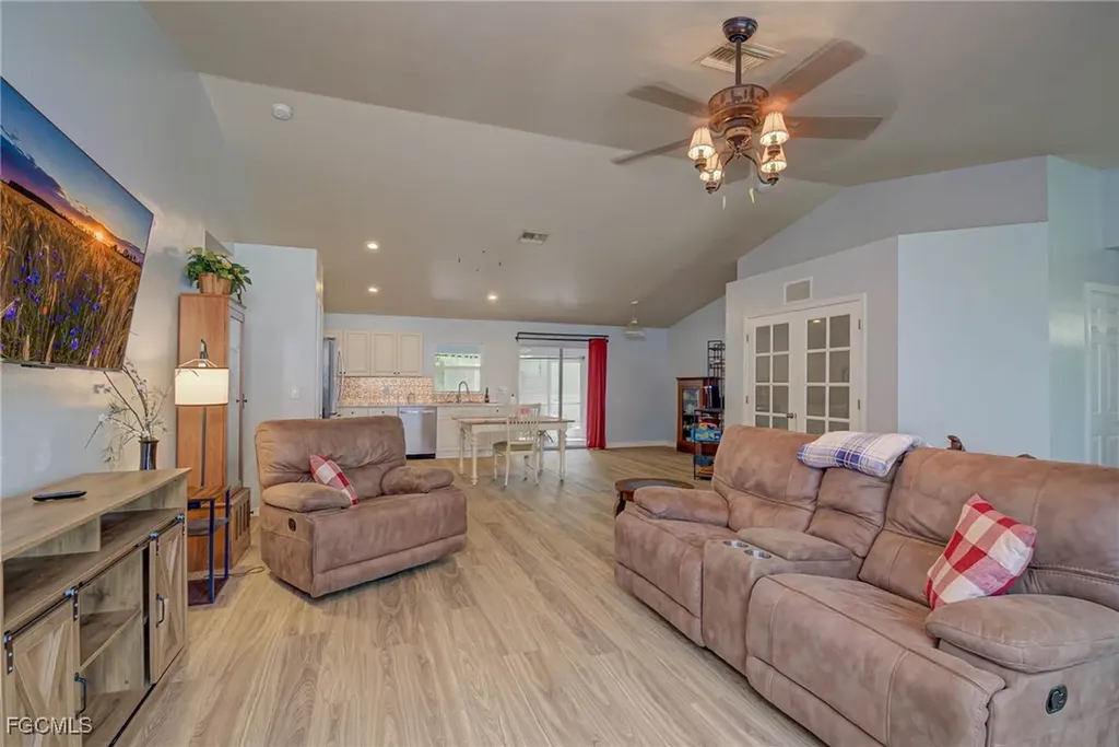 2506 E 23rd Street Alva FL 33920