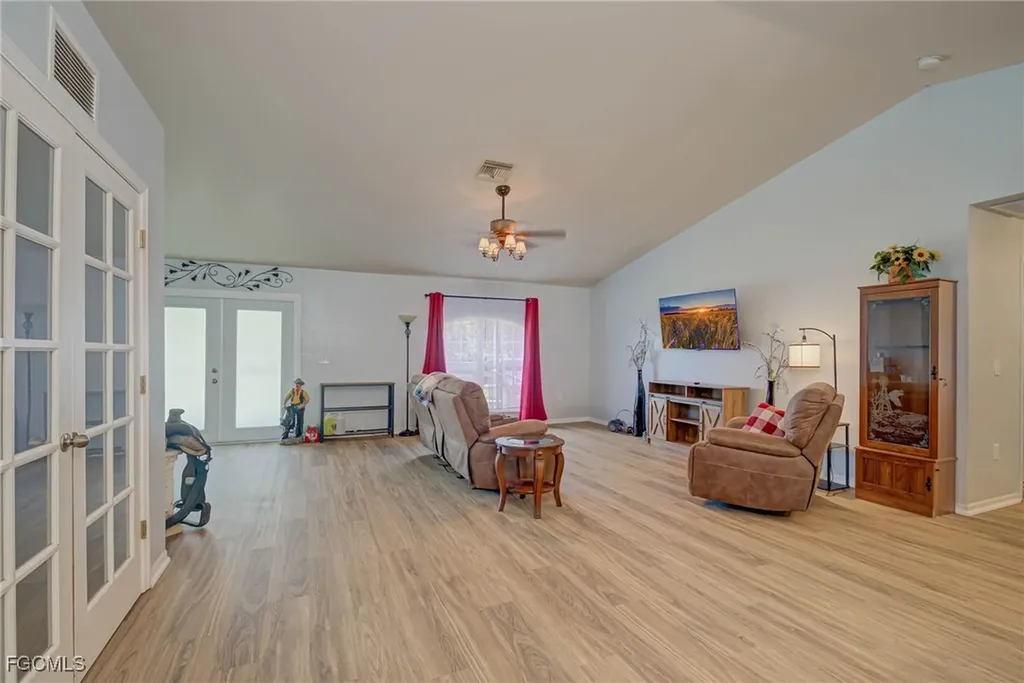 2506 E 23rd Street Alva FL 33920