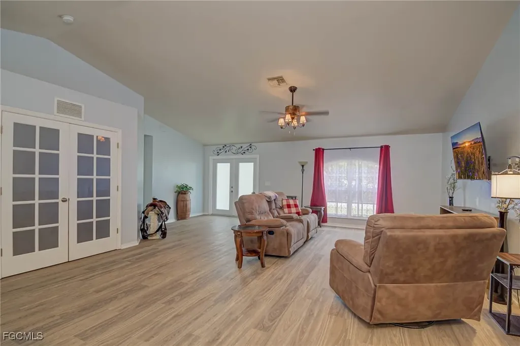 2506 E 23rd Street Alva FL 33920