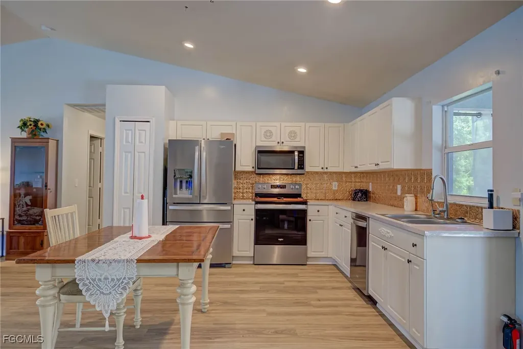 2506 E 23rd Street Alva FL 33920