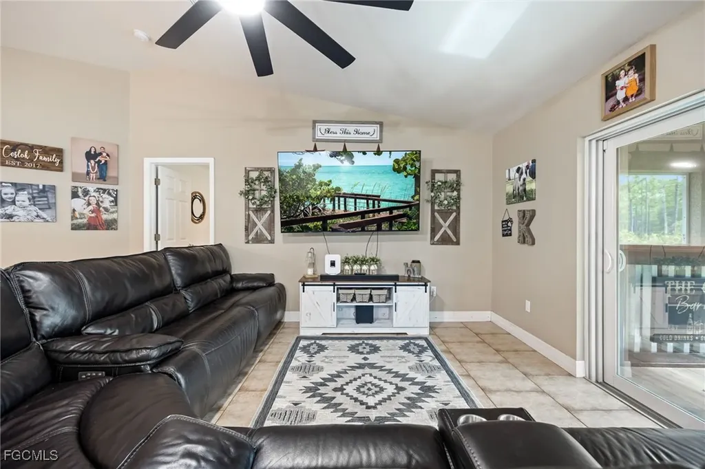 2212 Hamilton Avenue Alva FL 33920