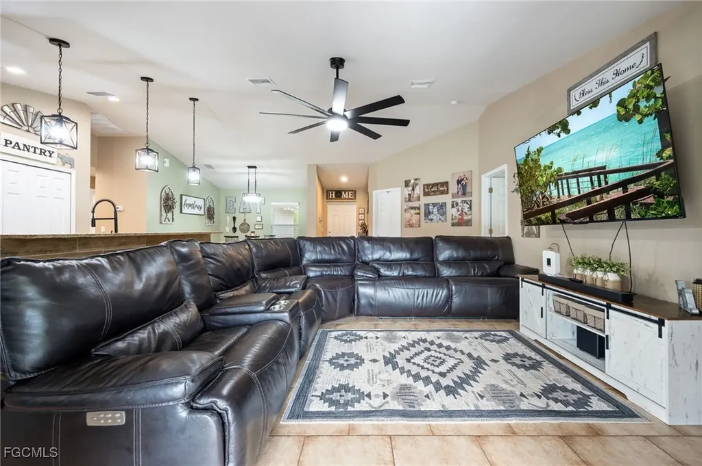 2212 Hamilton Avenue Alva FL 33920