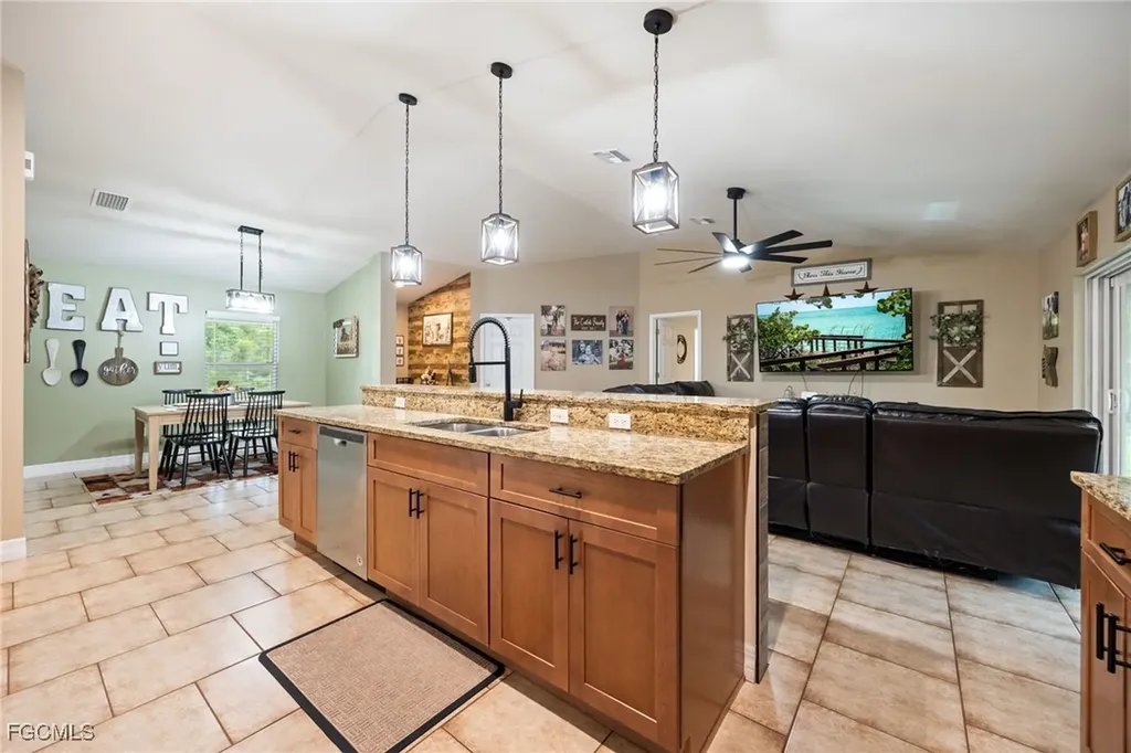 2212 Hamilton Avenue Alva FL 33920