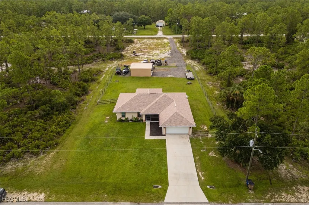 2212 Hamilton Avenue Alva FL 33920