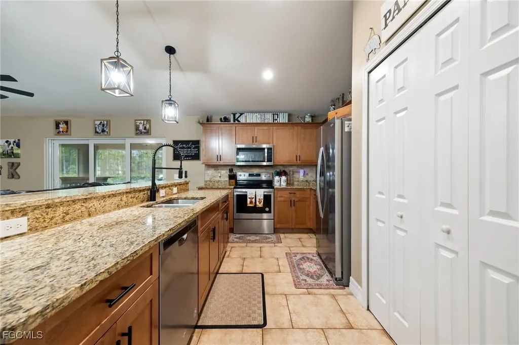 2212 Hamilton Avenue Alva FL 33920