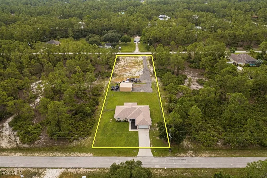 2212 Hamilton Avenue Alva FL 33920