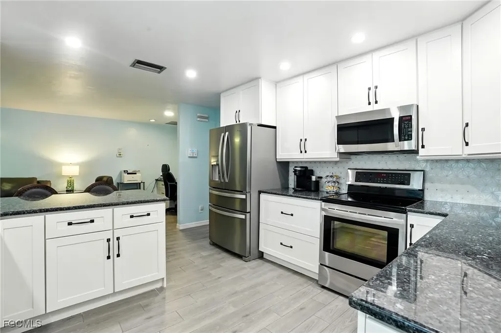 4558 Vinewood Circle North Fort Myers FL 33903
