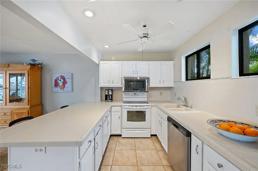 725 El Dorado Parkway W Cape Coral FL 33914