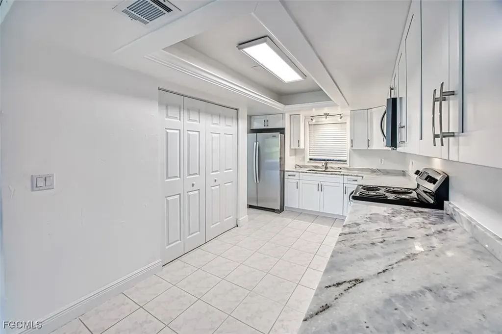10022 Oxfordshire Lane Fort Myers FL 33908
