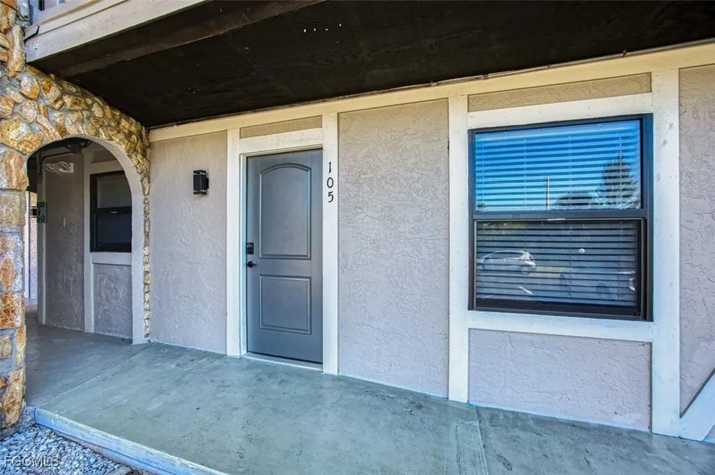 10022 Oxfordshire Lane Fort Myers FL 33908