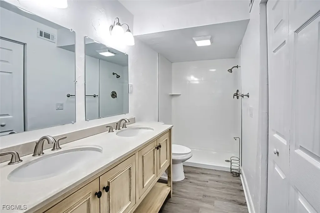 10022 Oxfordshire Lane Fort Myers FL 33908